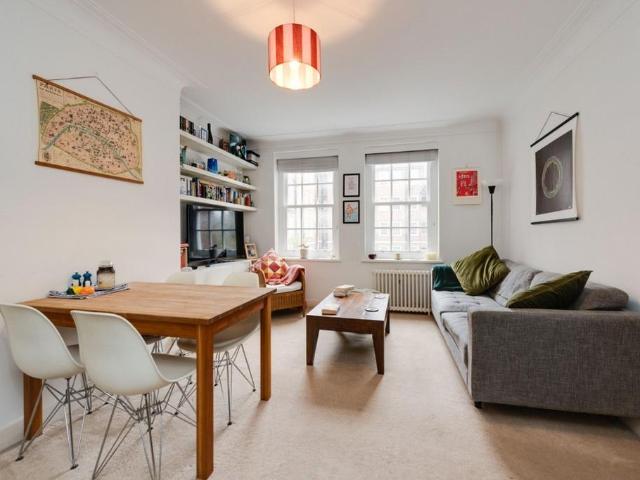 Flat for rent in Belsize Park, Greater London