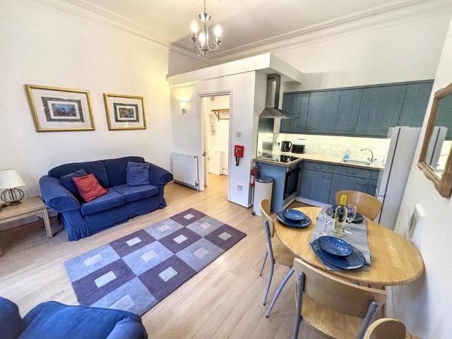 Apartment for rent in Hyde Park, West Yorkshire