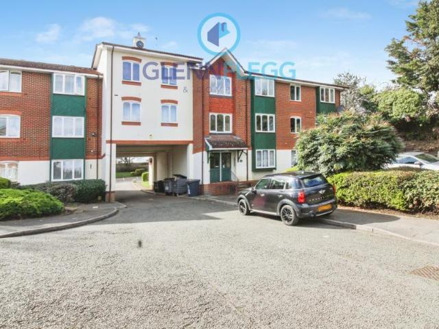 Flat for rent in Burnham, Slough