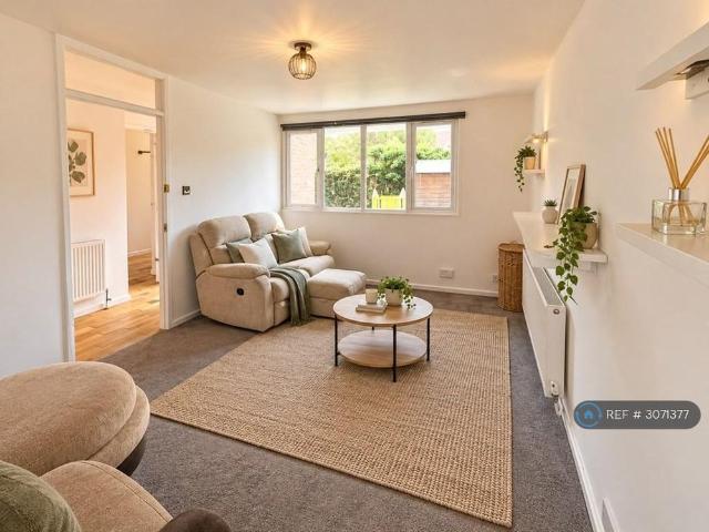 Apartment for rent in Norley Neighbourhood, Greater London