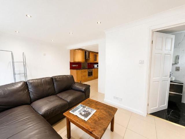 Apartment for rent in Clapham Junction, Greater London