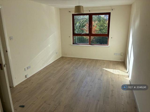 Apartment for rent in Hillside, Leith
