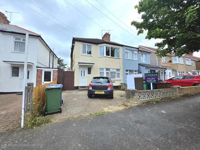 Flat for rent in Lane, Greater London