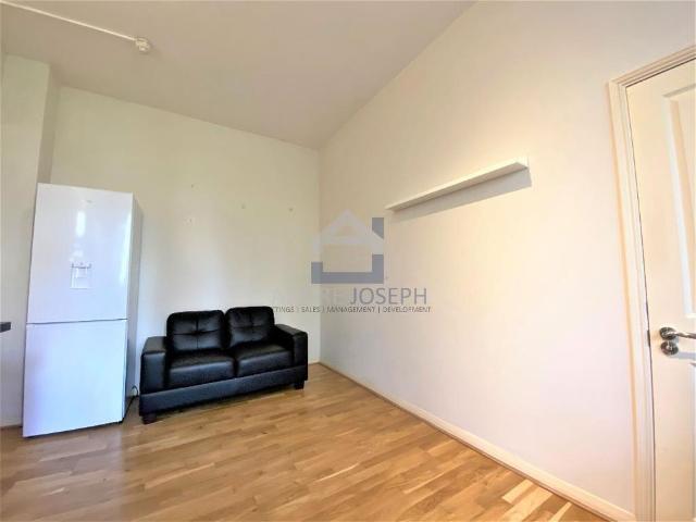 Apartment for rent in Furzedown, Greater London
