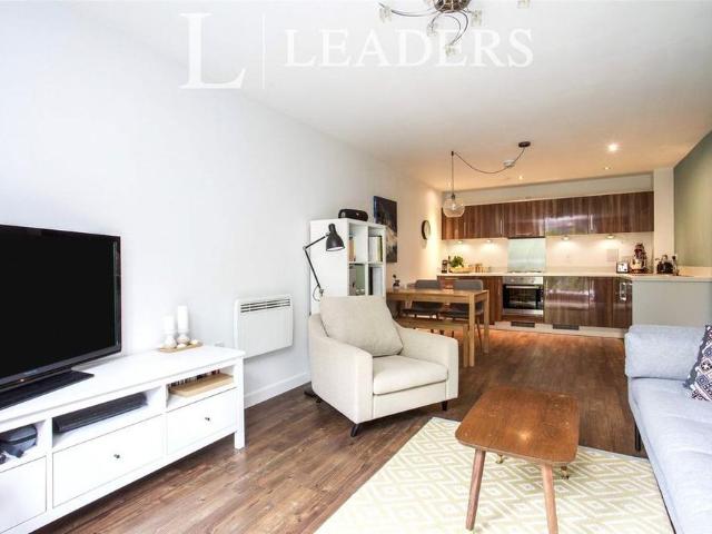 Apartment for rent in Horsell, Woking