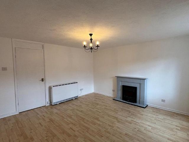 Apartment for rent in Littlecote, West Sussex