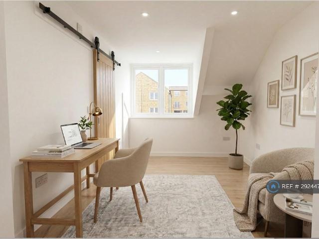 Flat for rent in Hove Edge, Brighouse