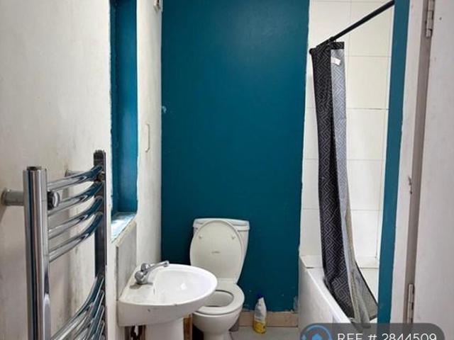 Flat for rent in Penge, Greater London