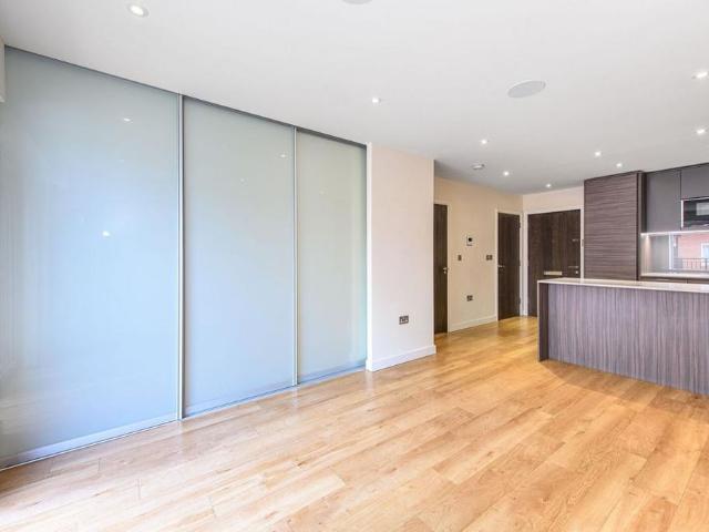 Apartment for rent in Colindale, Greater London