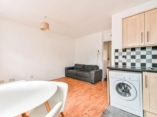 Apartment for rent in Myatt's Fields, Greater London
