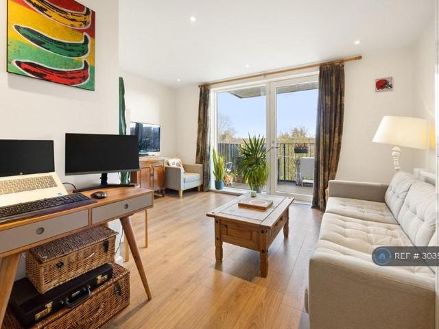 Apartment for rent in Stockwell Park, Greater London
