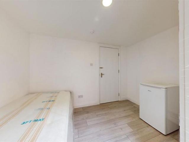 Room for rent in London Borough of Brent, Greater London