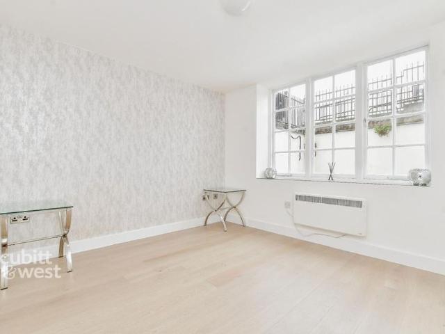 Apartment for rent in London Borough of Croydon, Greater London