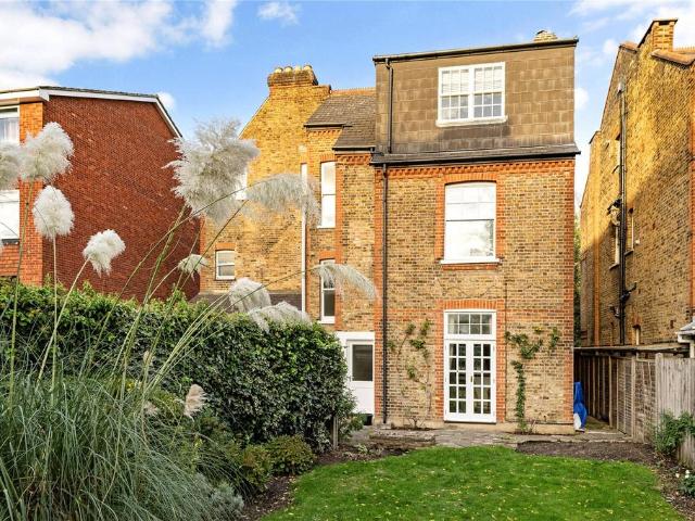 Flat for rent in Surbiton, Greater London