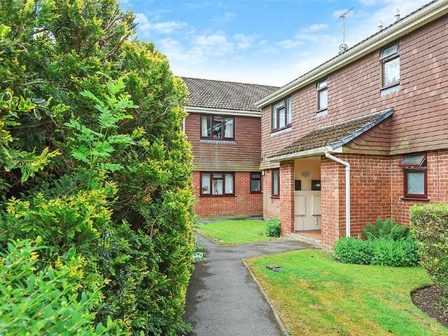 Flat for rent in The Butts, Kent