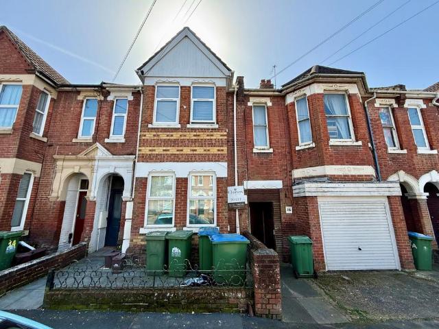 Flat for rent in The Polygon, City Of Southampton