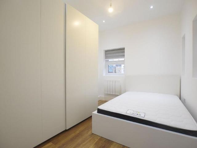 Apartment for rent in Maryland, Greater London