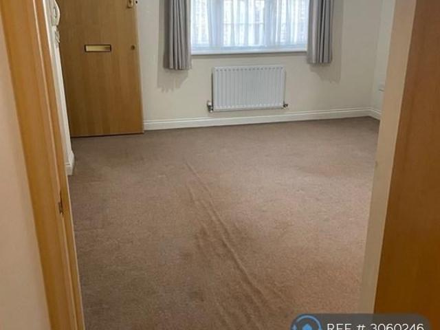 Apartment for rent in Netley Hill, Eastleigh