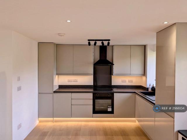 Flat for rent in Purfleet, Essex