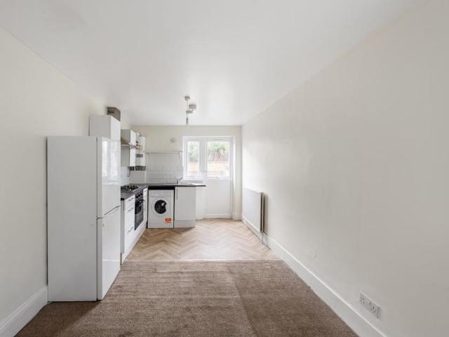 Apartment for rent in Monks Orchard, Kent