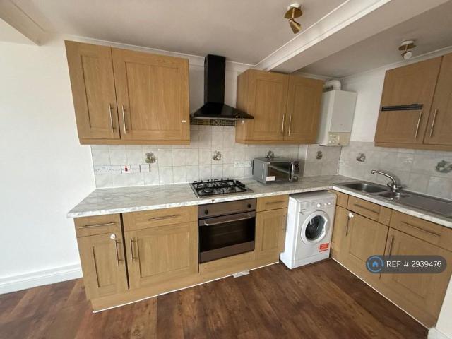 Flat for rent in London Borough of Croydon, Greater London