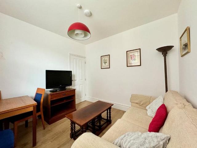 Apartment for rent in Ferme Park, Greater London