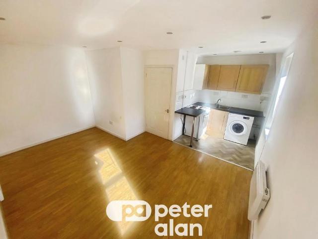 Apartment for rent in Mountain Ash West, Ynysboeth