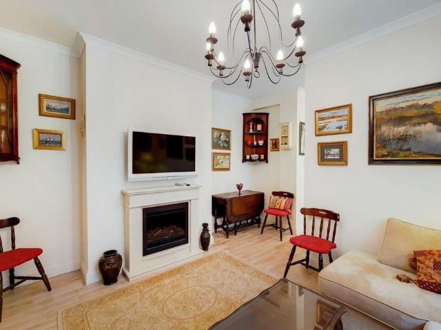 Apartment for rent in Mortlake, Greater London