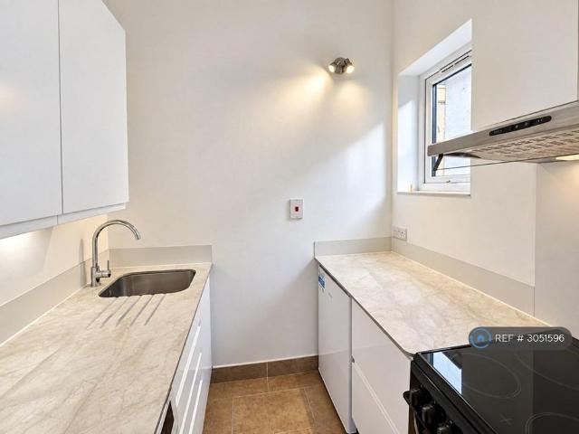 Apartment for rent in Sydenham, Green Close