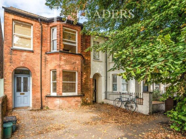 Flat for rent in St Albans, Five Acres