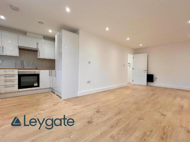 Flat for rent in Blackhills, Surrey