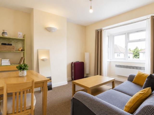 Apartment for rent in Church Cowley, The Slade