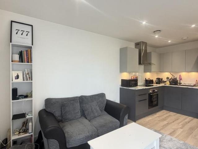 Apartment for rent in London Borough of Ealing, Greater London