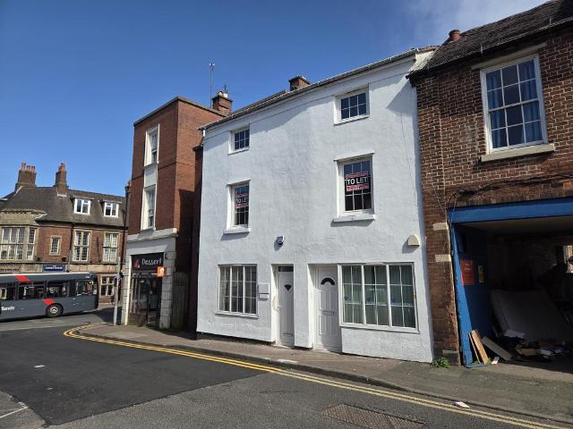 Flat for rent in Dixons Green, West Midlands