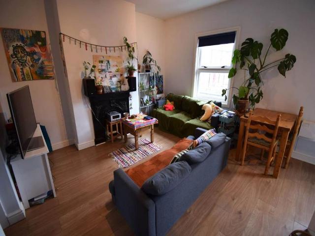 Apartment for rent in Hoole, Two Mills