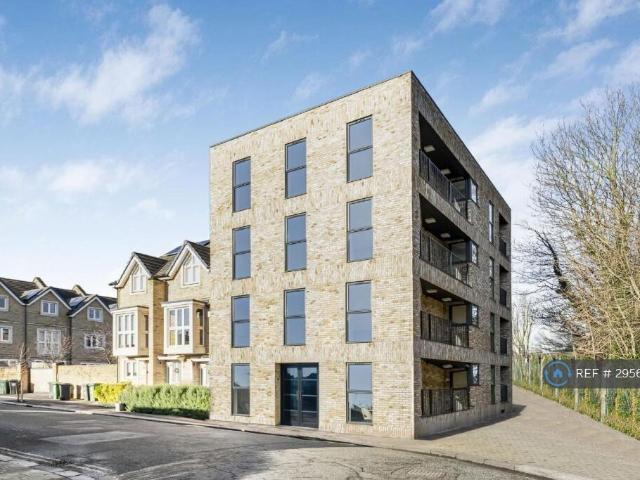 Flat for rent in London Borough of Lewisham, Greater London