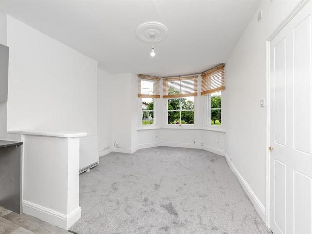 Apartment for rent in St Albans, Five Acres
