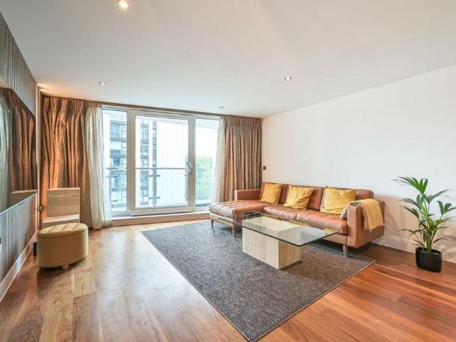 Apartment for rent in The Close, Hampshire