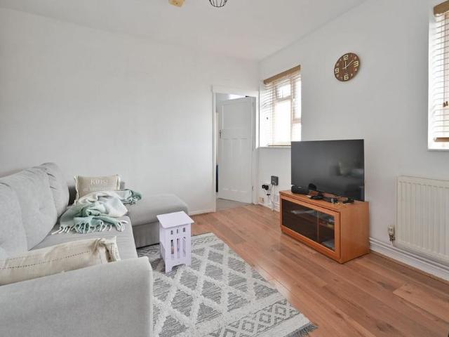 Apartment for rent in Watford Rural, Batchworth