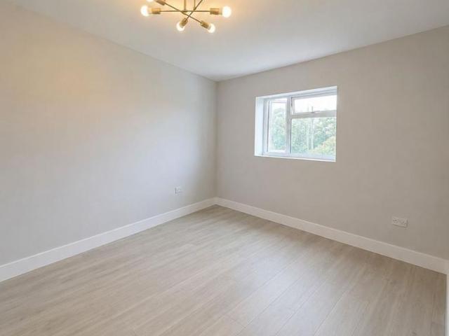 Apartment for rent in Debden Green, Epping