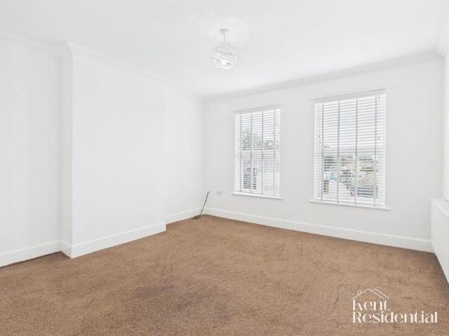 Apartment for rent in Regent Quay, Oad Street