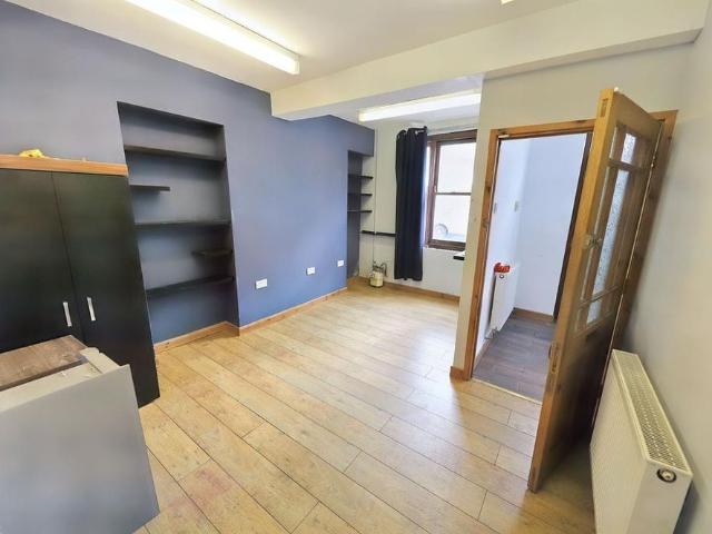 Apartment for rent in Gadlys, Aberdare