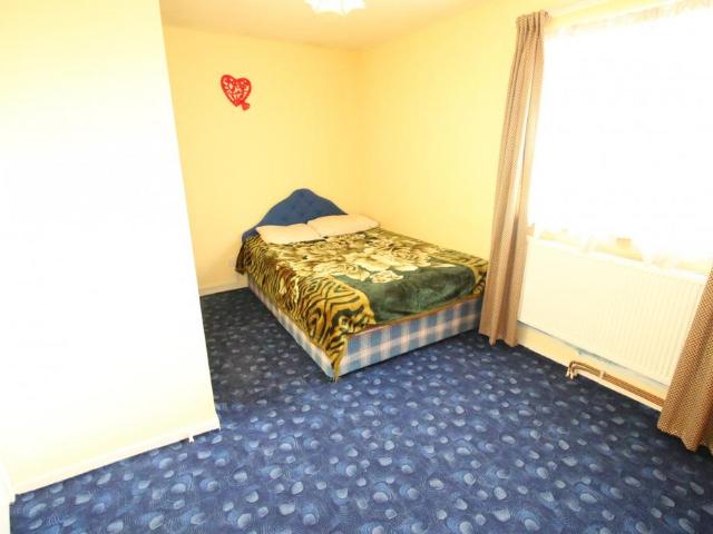 Flat for rent in London Borough of Hounslow, Hanworth