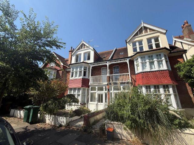 Flat for rent in Aldrington