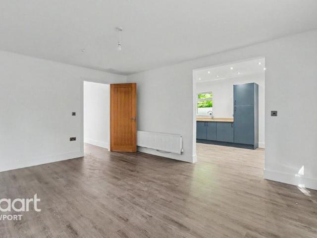 Apartment for rent in Malpas Park, Malpas