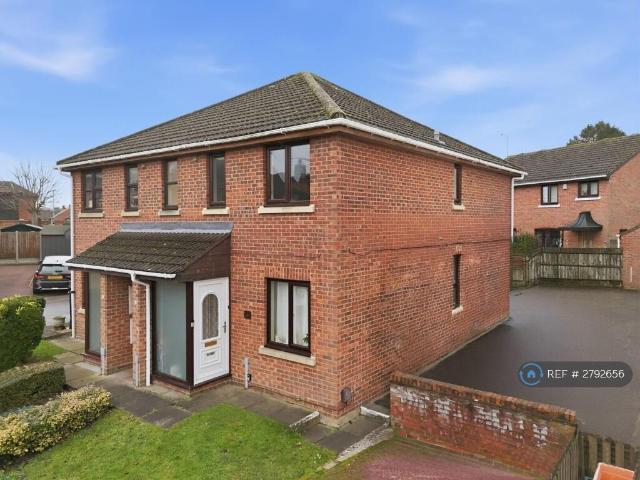 Flat for rent in Queens Park, Billericay