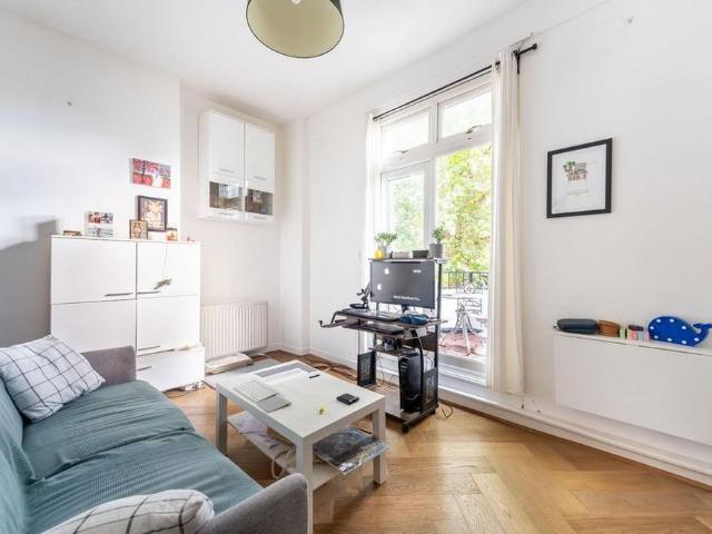 Apartment for rent in Royal Borough of Kensington and Chelsea, Greater London