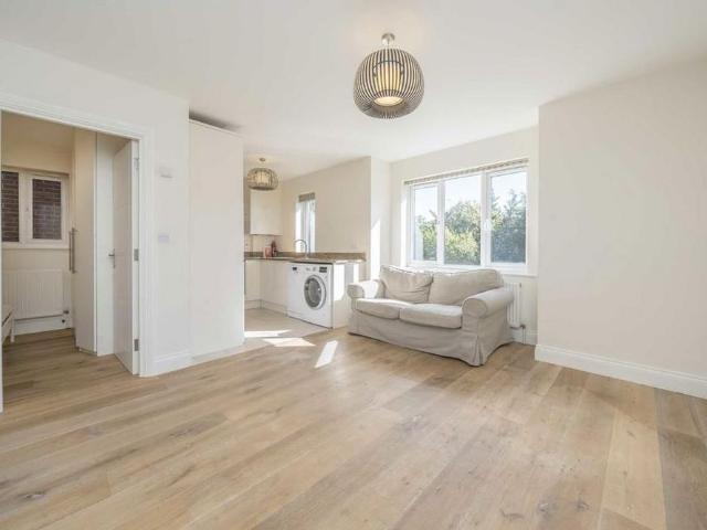 Apartment for rent in London Borough of Ealing, Greater London