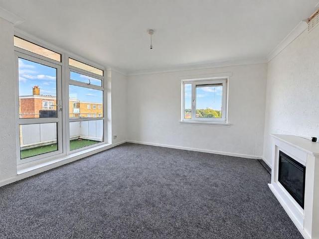 Apartment for rent in Thornhill Park, Southampton