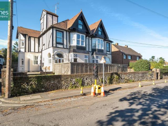 Flat for rent in Clapham, West Sussex